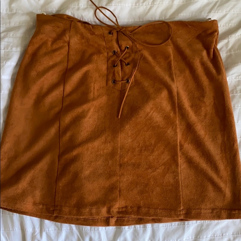 Forever 21 cute “suede” skirt size L